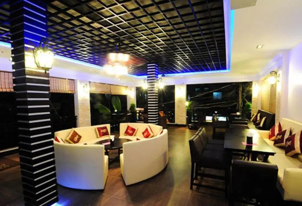 Nou's River Hotel