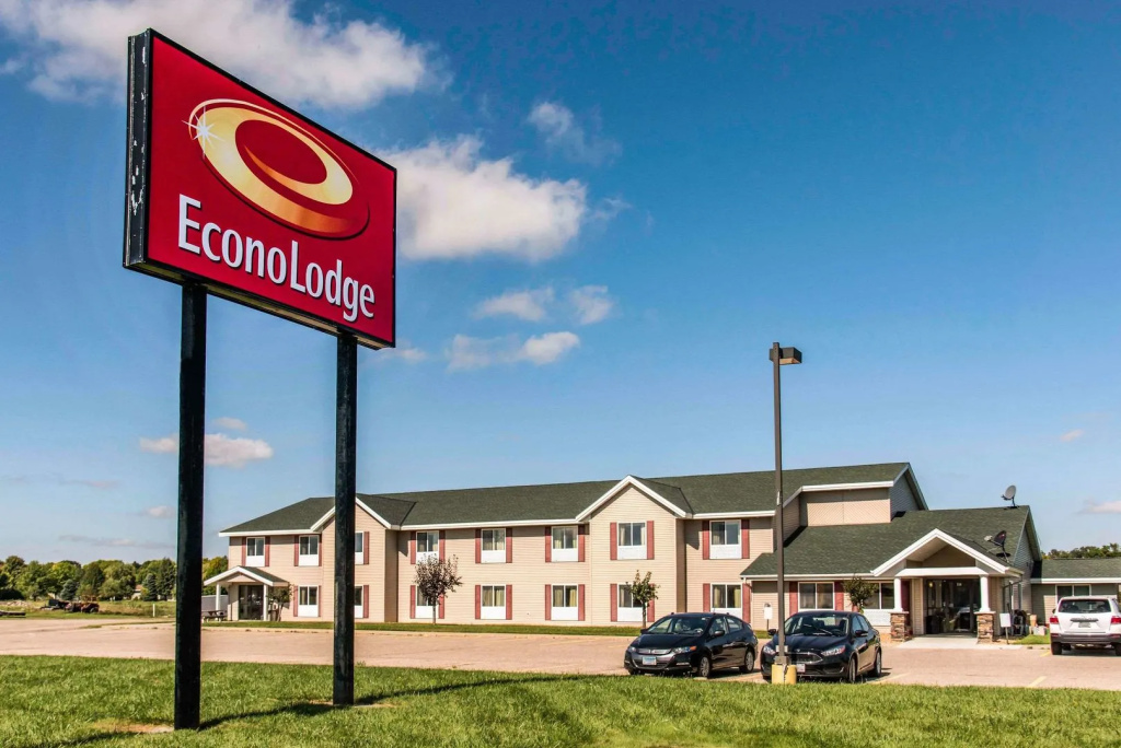Travelers Lodge & Suites