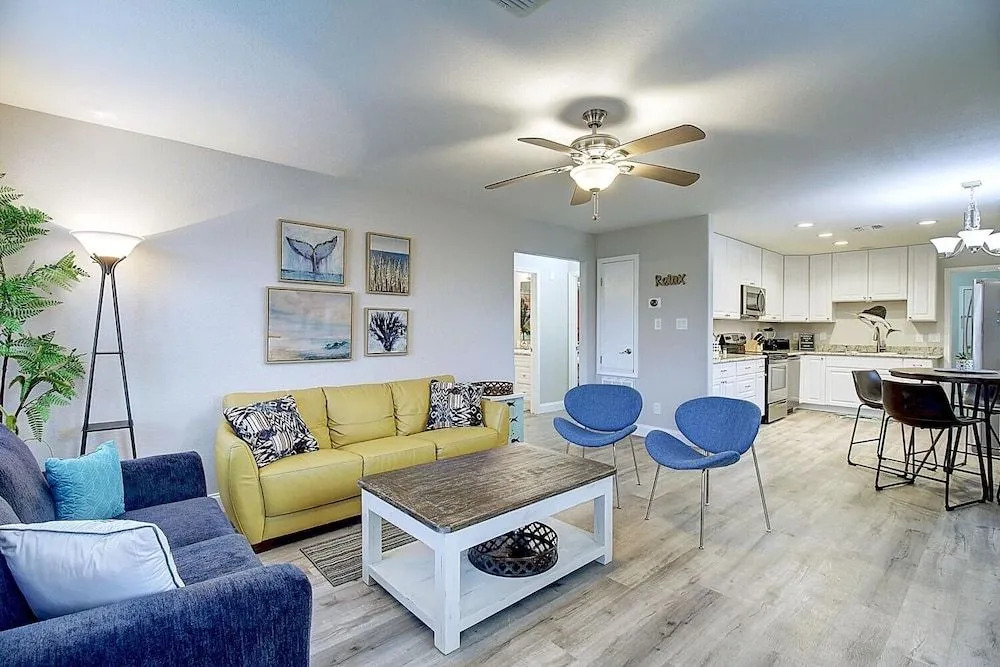 Jewel's Peace Of Paradise 2 Bedroom Home by RedAwning