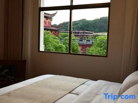 Lumen Shangshangqian Guesthouse Near Guoqing Temple