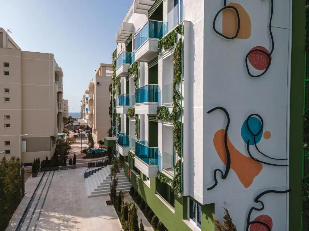 Ledina Hotel