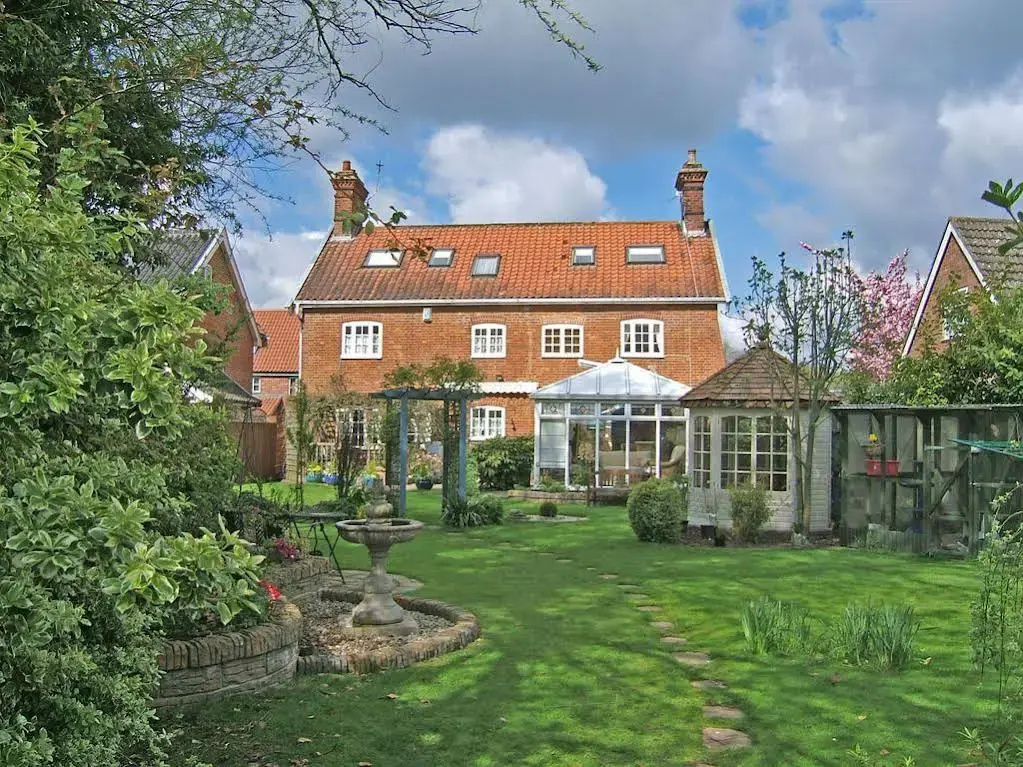 Chedgrave House