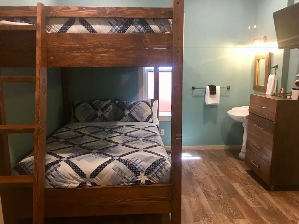 The Groveland Hotel