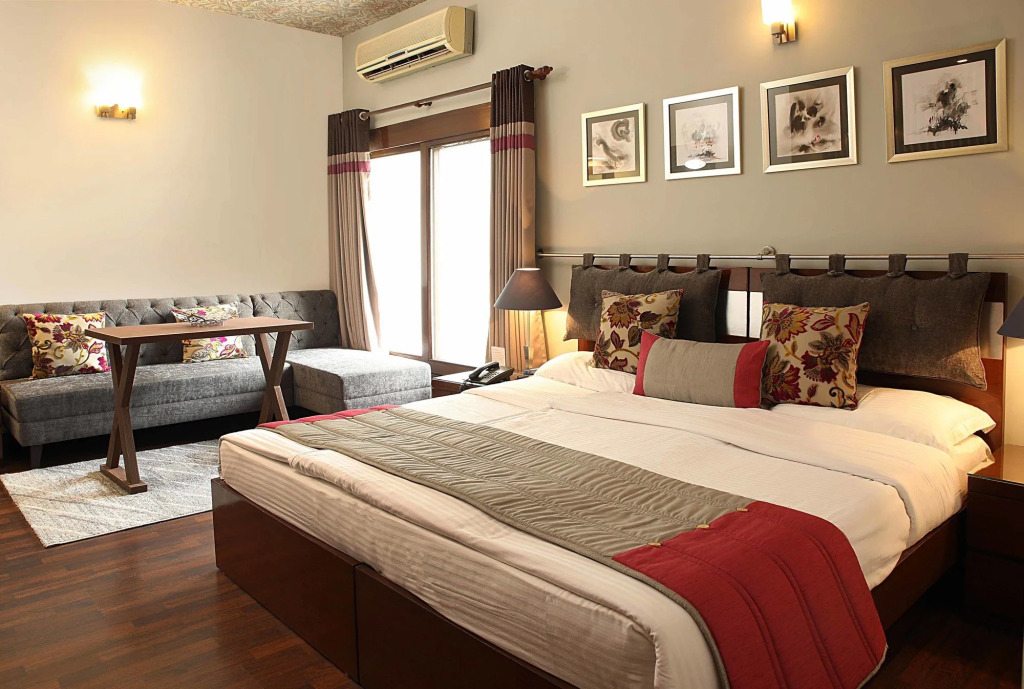 Ahuja Residency Golf Links
