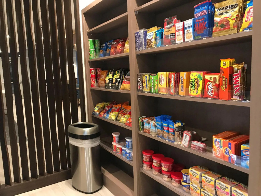 Holiday Inn Express & Suites - Phoenix - Airport North by IHG