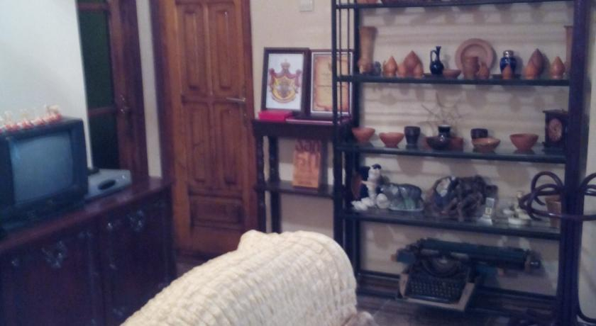 Gulos guest house