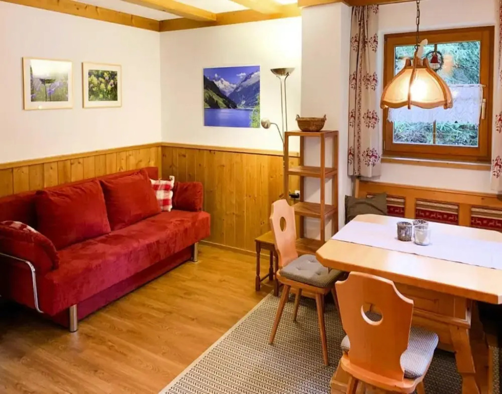 Chalet in Konigsleiten Near Alpine Peaks