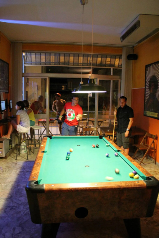 Sunflower Beach Backpacker Hostel & Bar