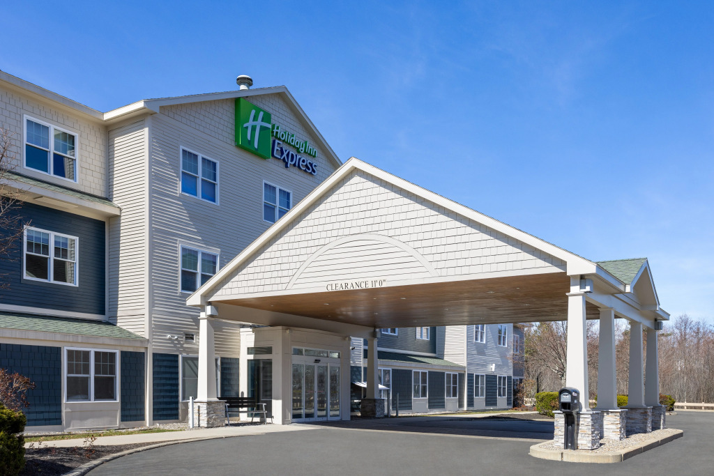 Holiday Inn Express Hotel & Suites Freeport by IHG