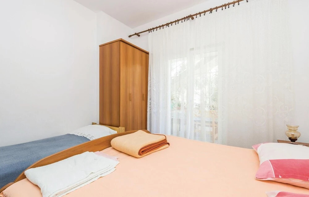 Awesome Apartment in Barbat-rab With 3 Bedrooms and Wifi