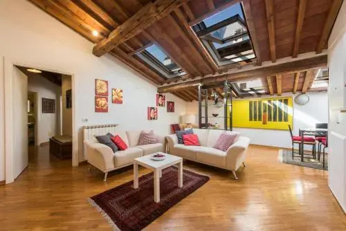 Close to Santa Croce Penthouse with easy Parking
