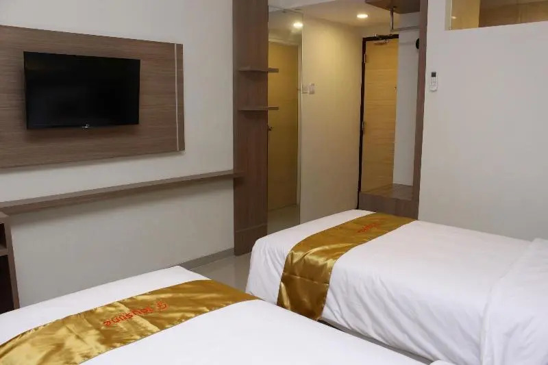 Triizz Hotel Semarang