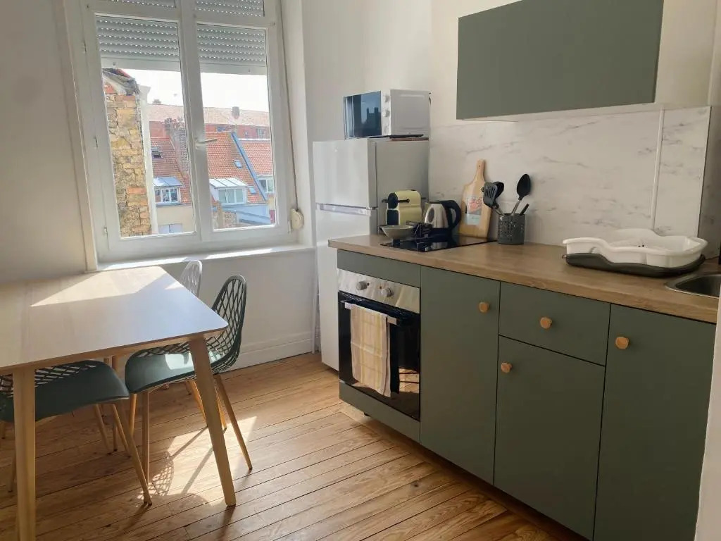 1st Floor Cozy Central Flat with free parking