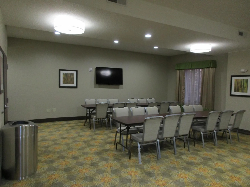 Best Western Plus Fairview Inn & Suites