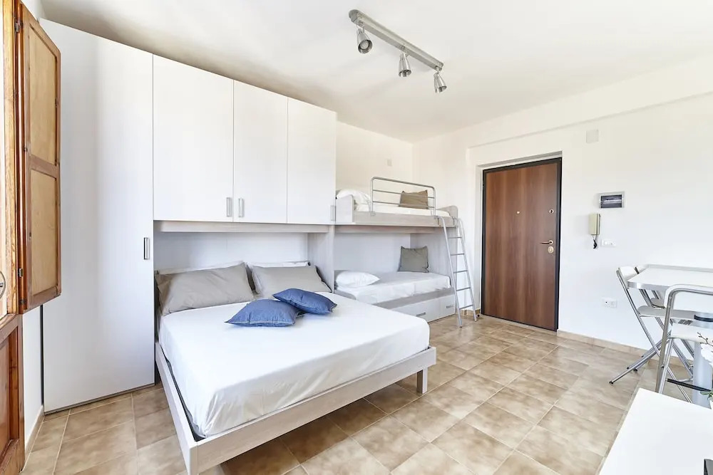Specchio Apartment