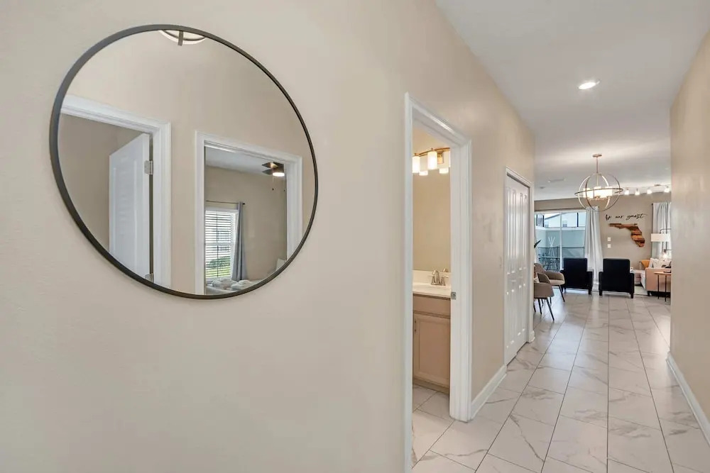 Lake View and Mickey Room! Stunning Home! #5sl851