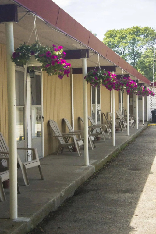 Riverview Motel