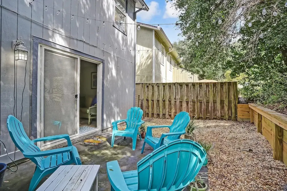 Secluded Cottage Like Home Close to Beach Access and One Street Away From Ocean by Redawning