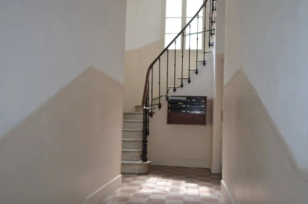 Quiet Modern Studio In The Heights Of The Port Of Nice