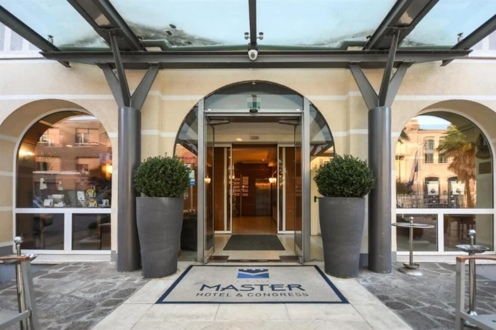 Hotel Master