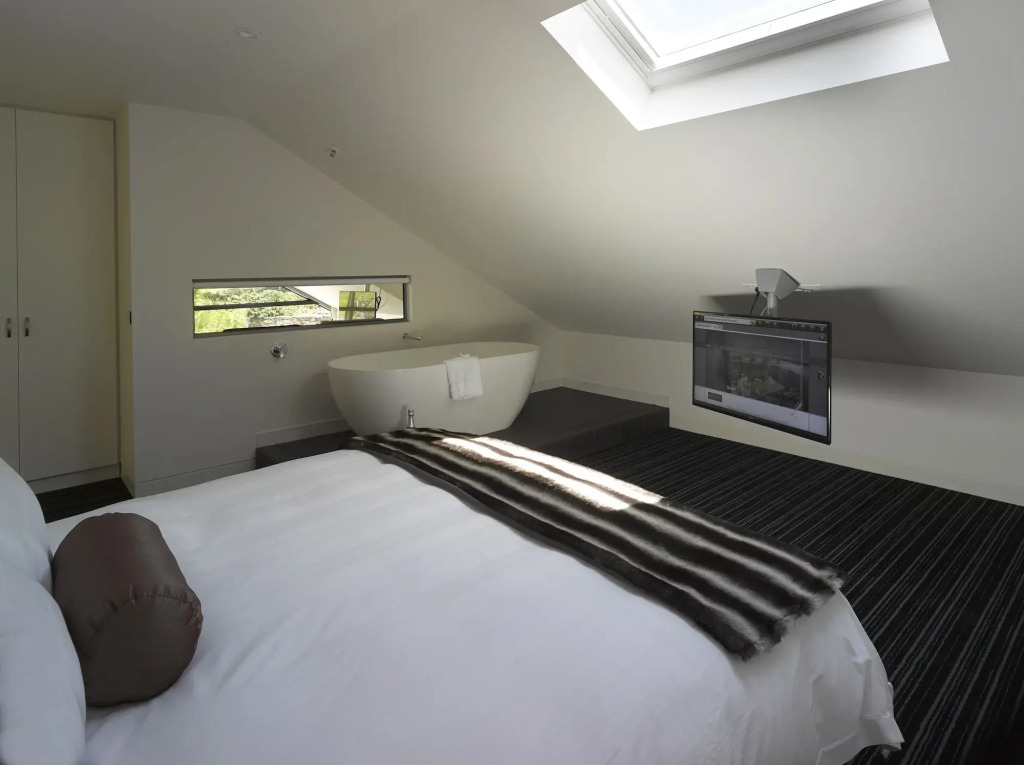 Salamanca Wharf Hotel