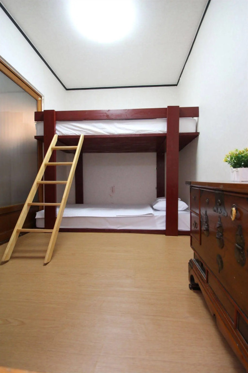 ICOS Guesthouse 1 - Female Only