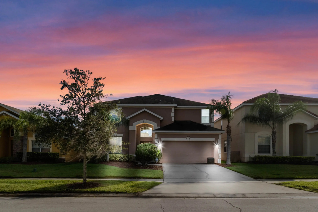 6 Bedrooms 4 Bathrooms Veranda Palms 4457 Np