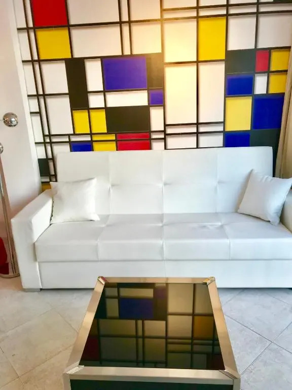VIRGINIA Levante beach apartments