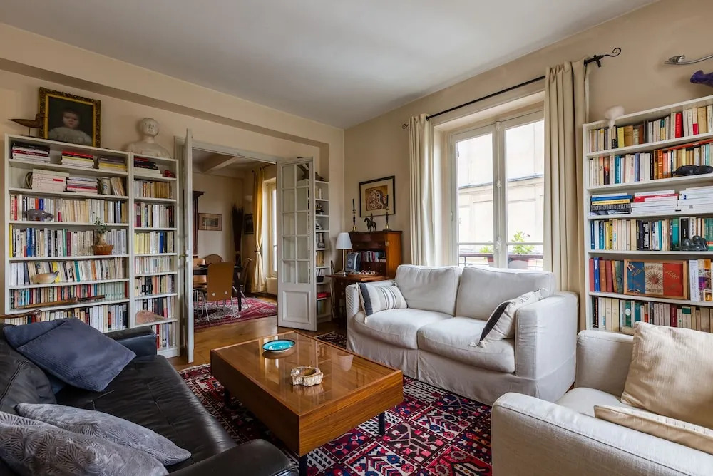 Quai aux Fleurs Apartment