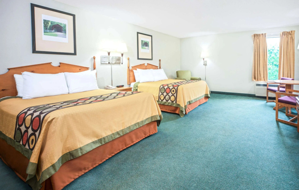 Super 8 by Wyndham Pevely
