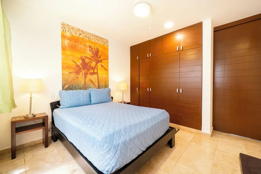 2 Br condo with Rooftop Pool - Doca 303