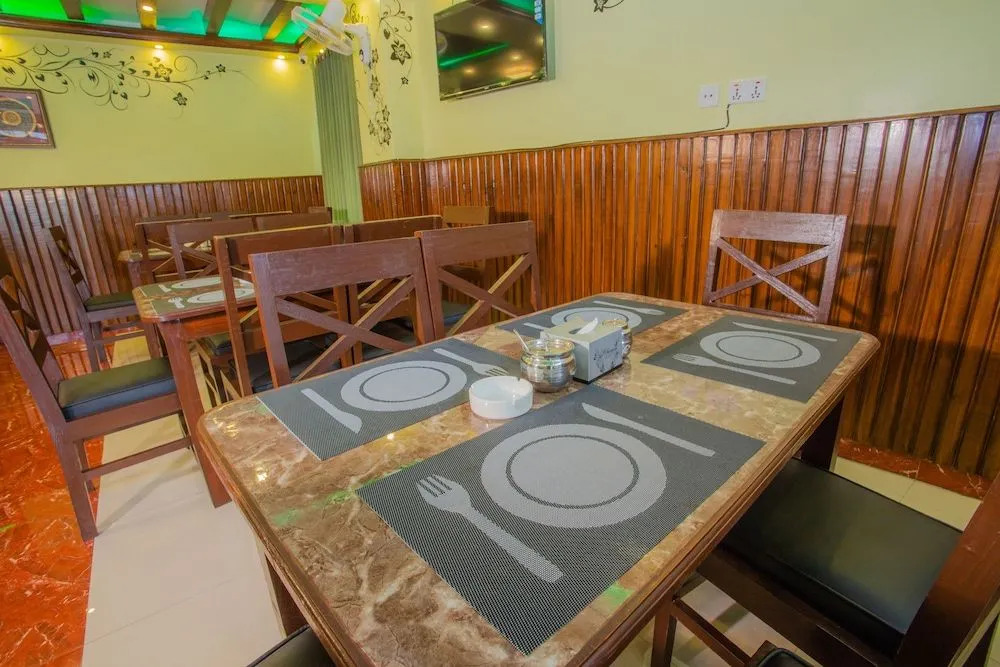 OYO 163 Hotel Arhant Inn