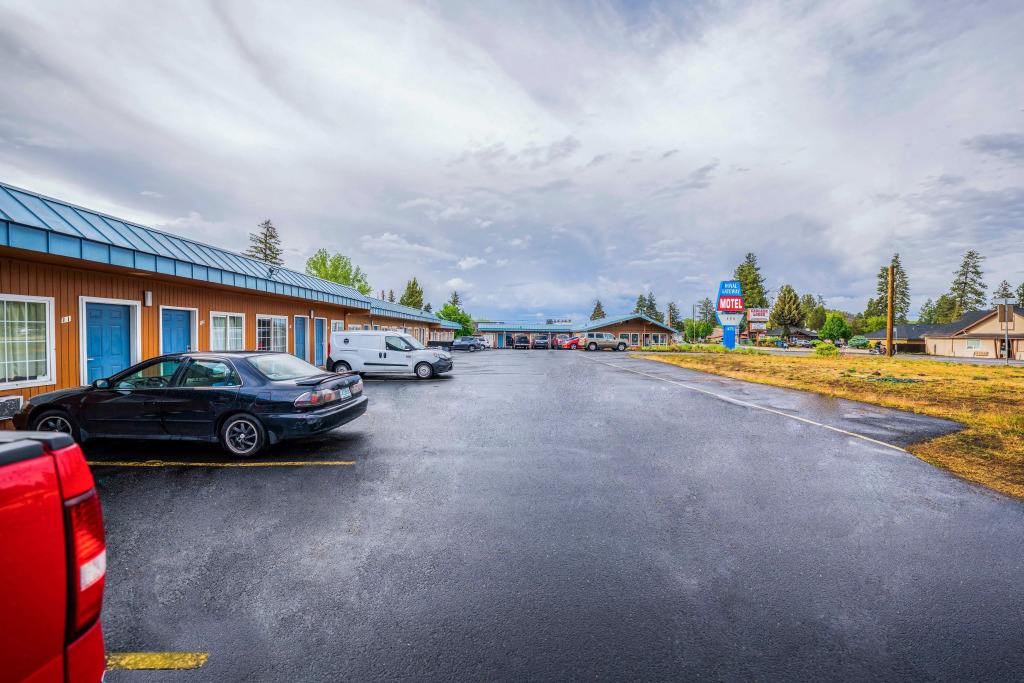 Royal Gateway Motel
