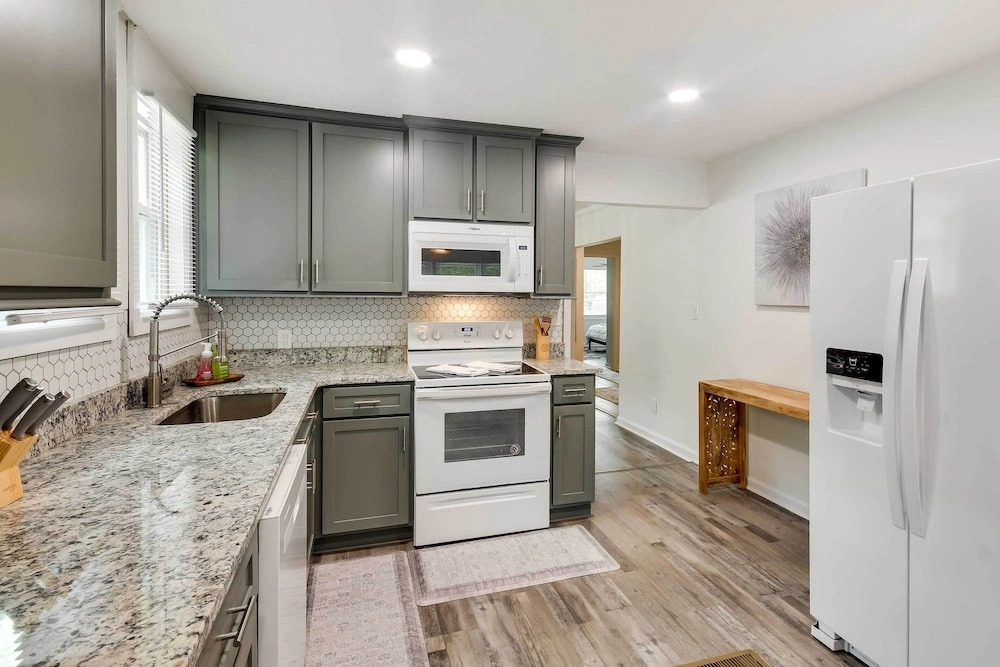 Single-story Home < 1 Mi to Tuskegee University