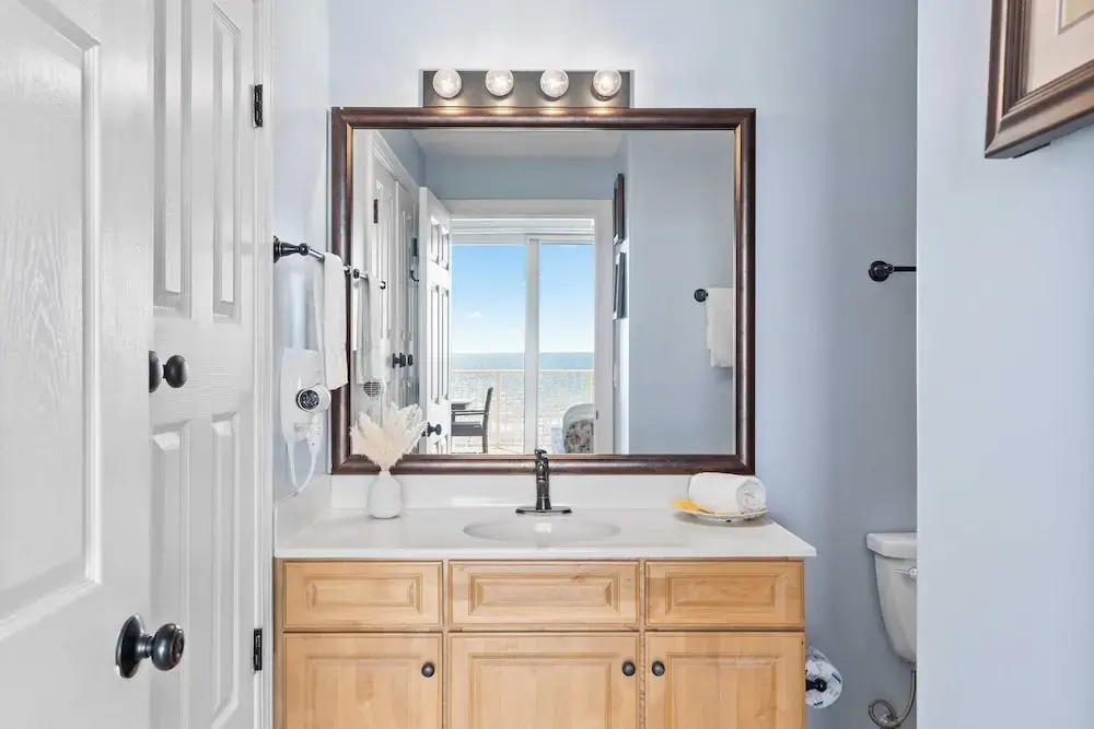 Beachfront Condo w/ Ocean Views + Pool Access + Beach Gear Emerald Isle 808 by Avantstay