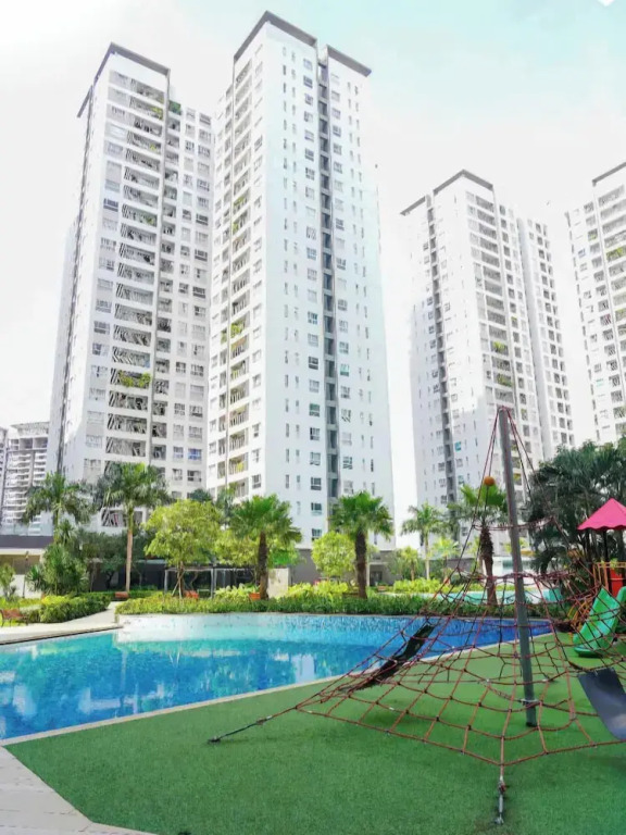 Lang Retreat Apartment - Elite Pool & Luxury Gym