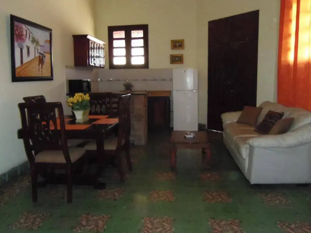 Class Colonial Aparta Hotel
