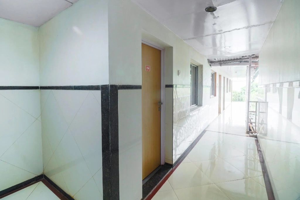 OYO 60824 Hotel Satkar