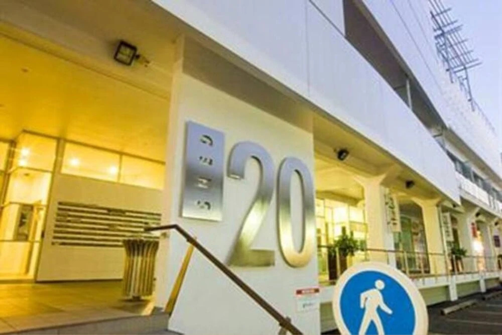 QV CBD Studio with Huge Deck - 960