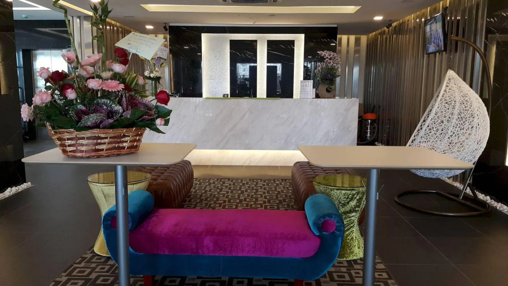 M Design Hotel @ Shamelin Perkasa