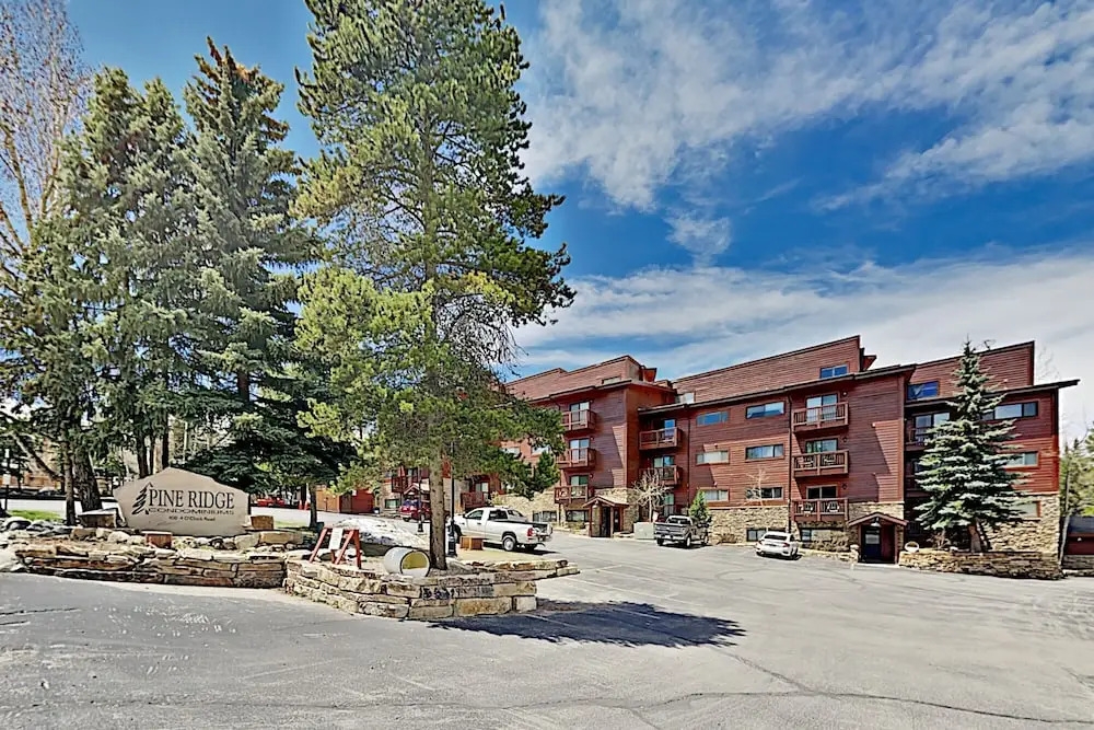 Breckenridge W/ Pool, Hot Tub & Slope Views 2 Bedroom Condo