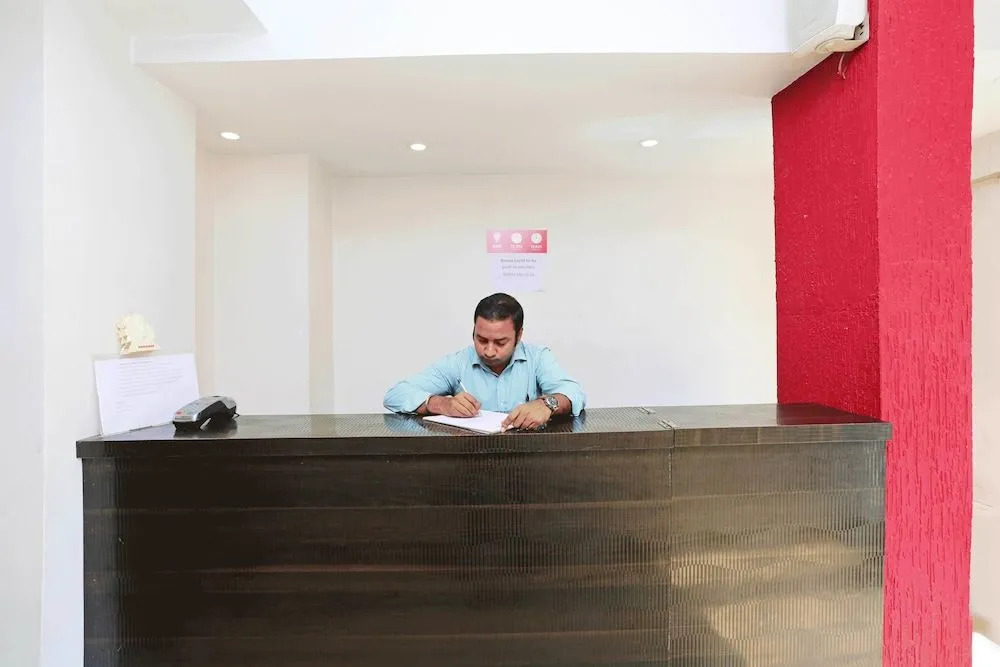 OYO 7552 Hotel SVM Grand