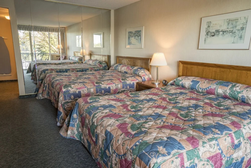 Flagship Inn