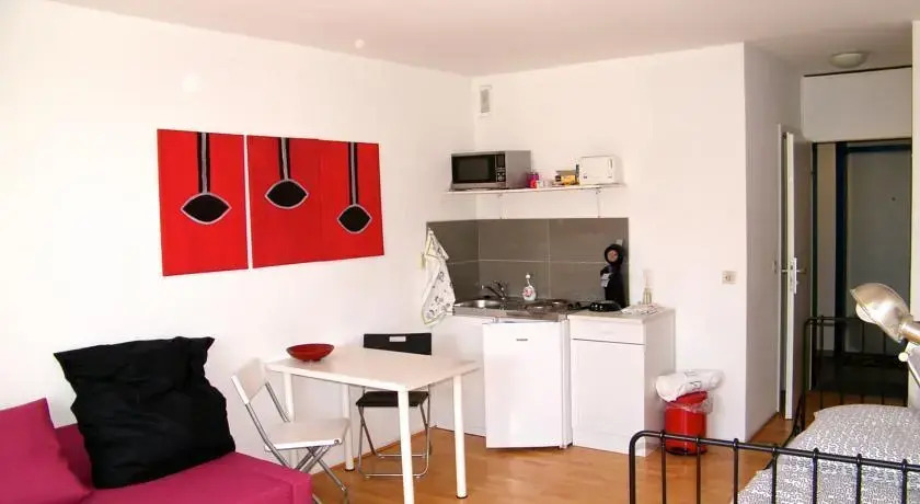 Apartment 35