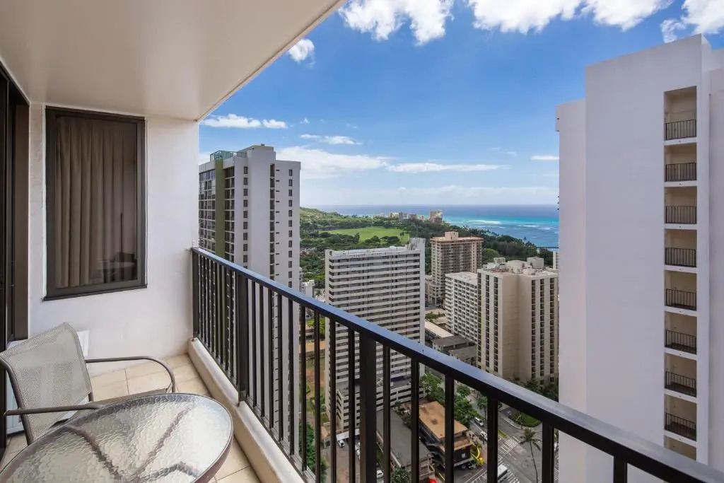 35th Floor Condo with Ocean Views, Parking, WiFi, AC - Short Walk to Beach!