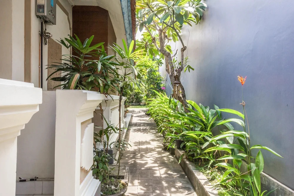 RedDoorz Sanur 3
