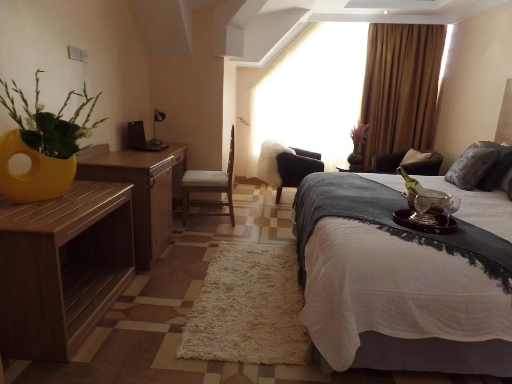 Villa Leone Boutique Hotel
