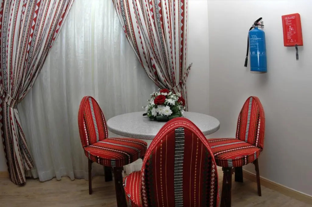 Al Liwan Suites