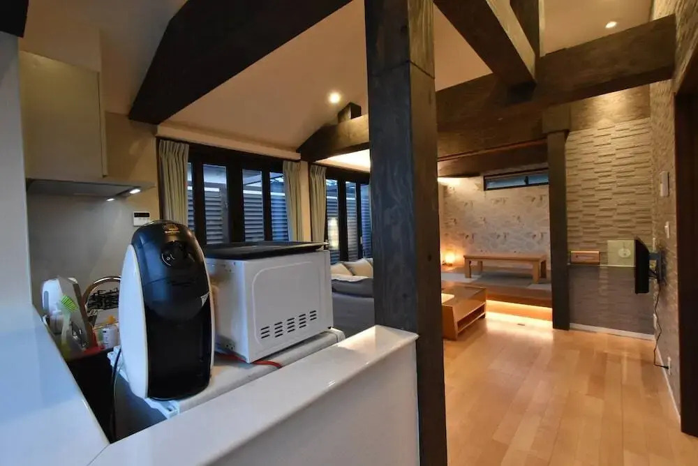 world travelers House Hikari