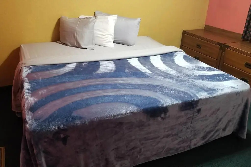 OSU 2 Queens WI-FI Hotel 208 Booking